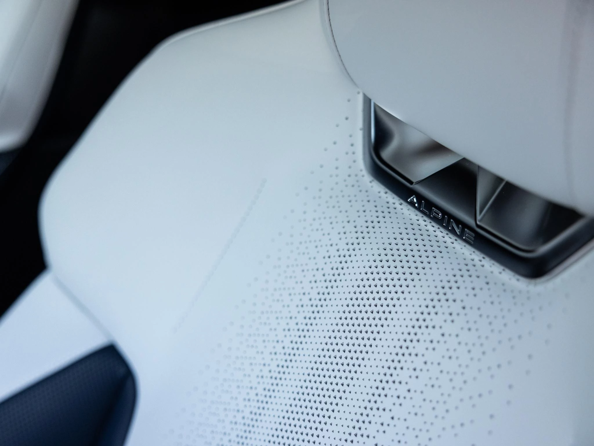 Alpine-A390-image-17