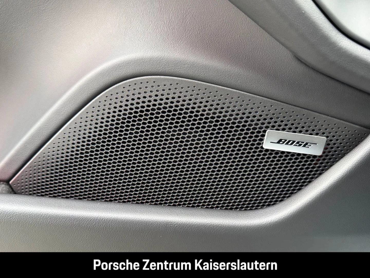Porsche Taycan GTS Sport Turismo HA-Lenkung Active-Ride gts