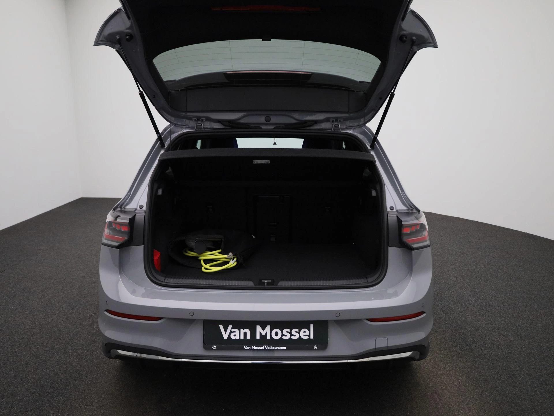 Volkswagen-Golf-image-10