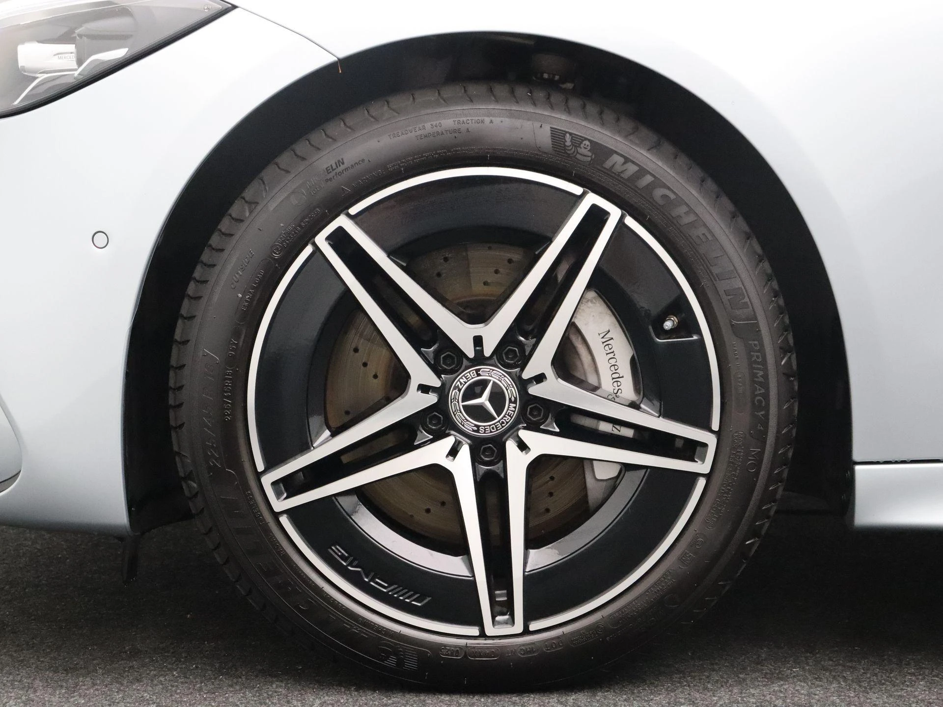 Mercedes-Benz-C-Klasse-image-8