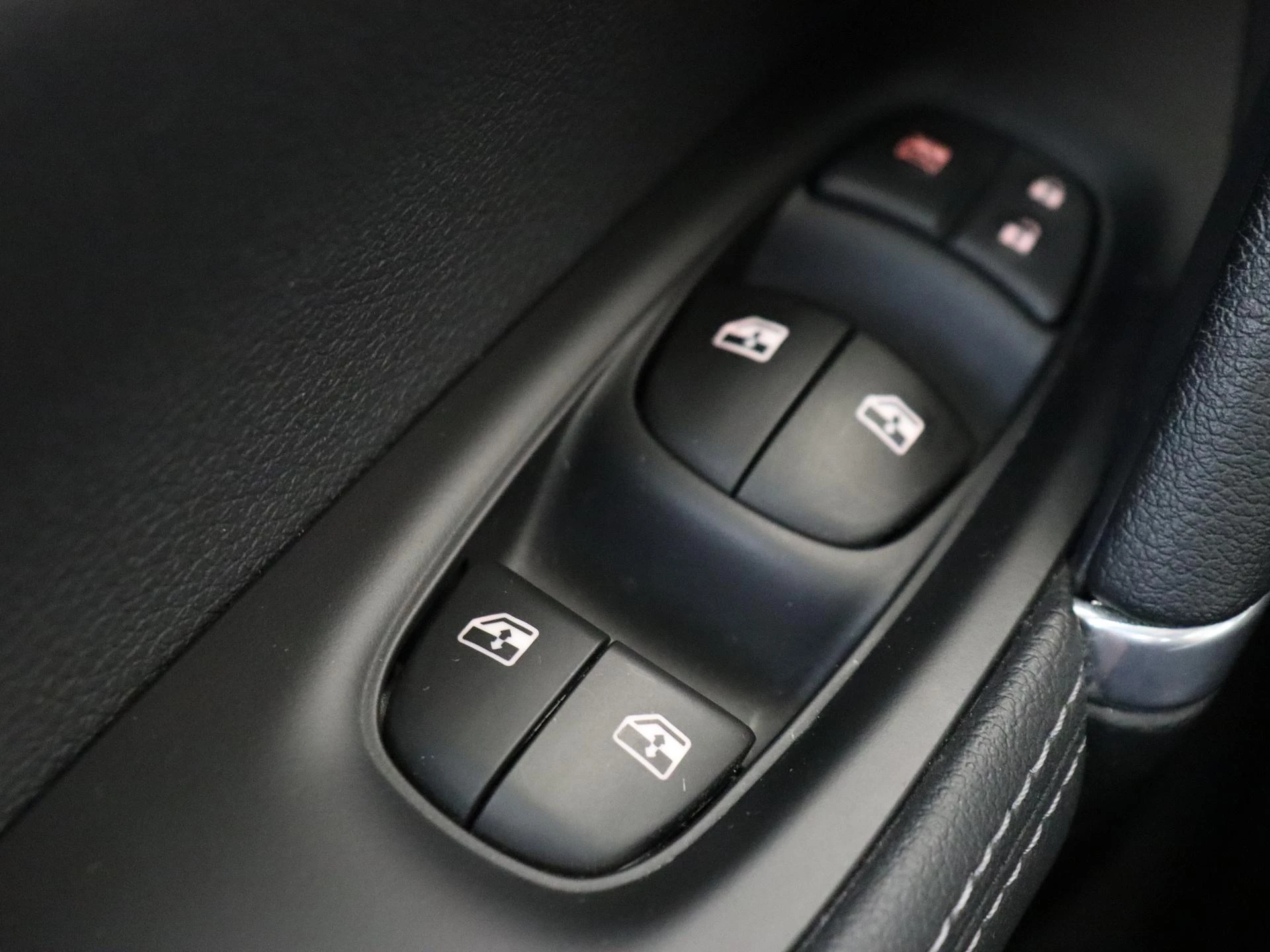 Nissan-QASHQAI-image-31