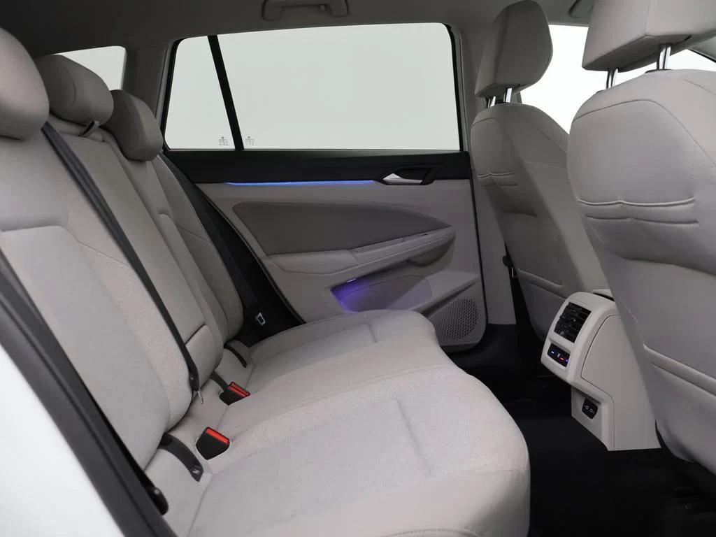 Volkswagen-Golf-image-11