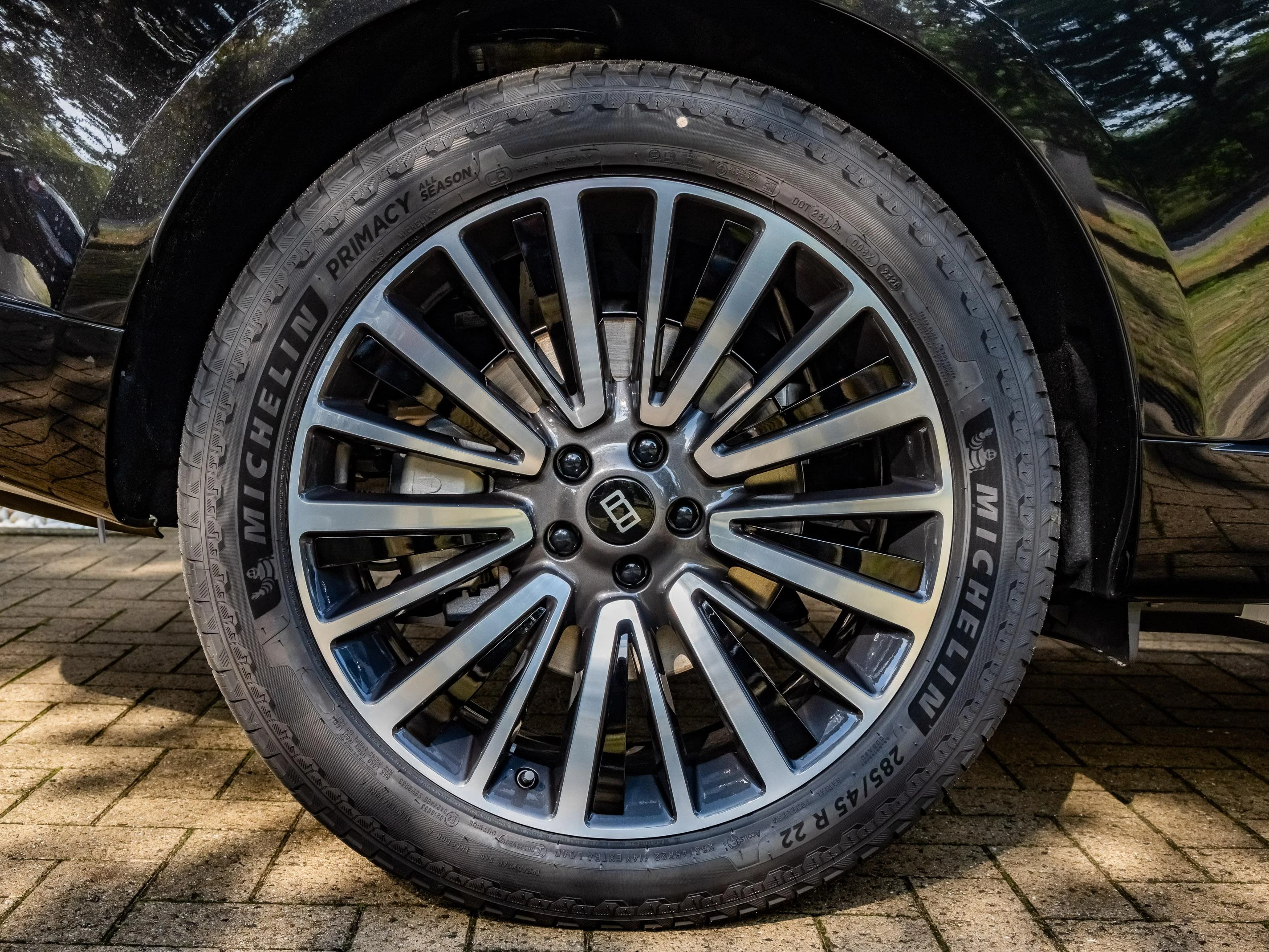 Land Rover-Range Rover-image-9