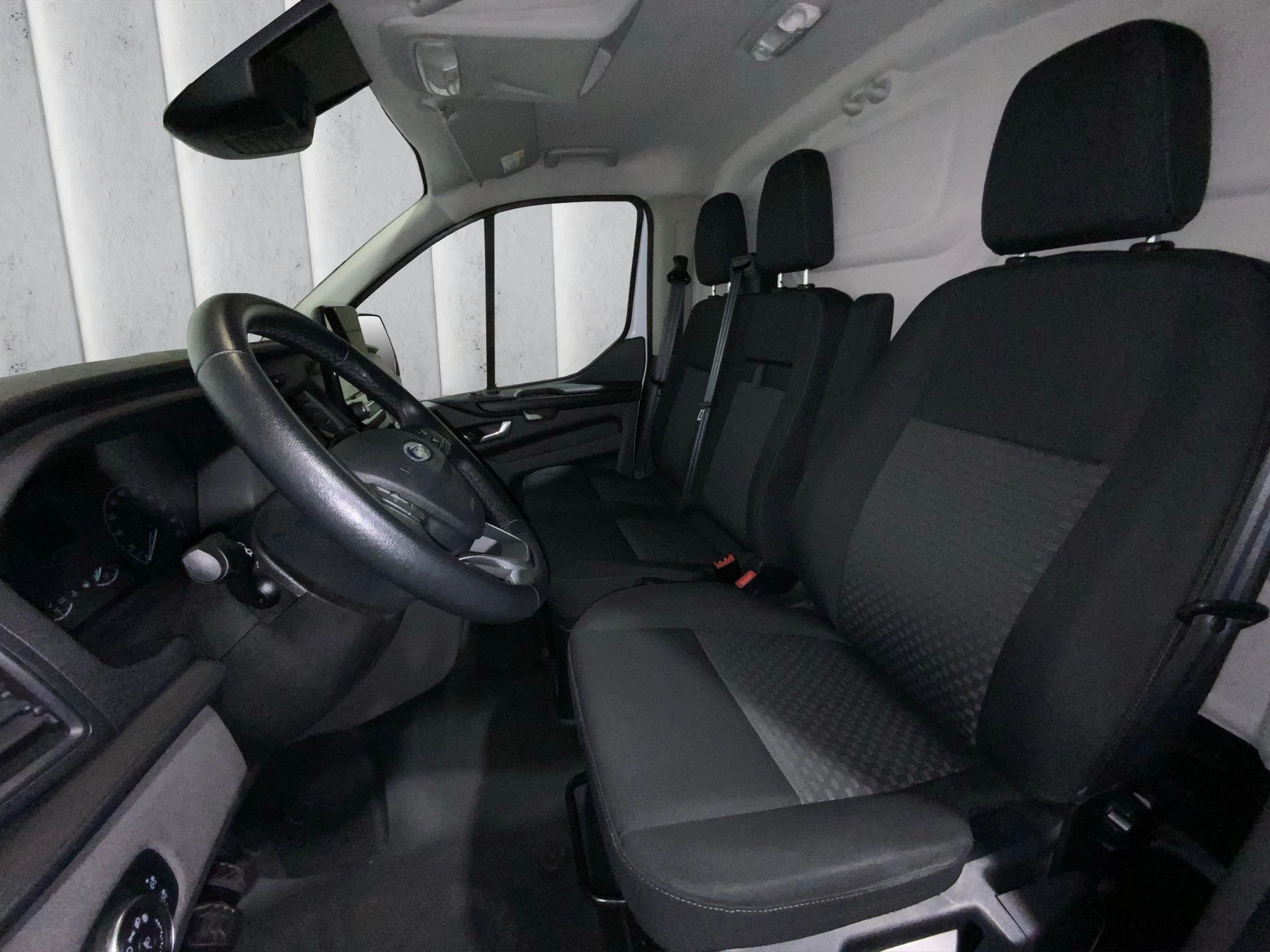 Ford-Transit Custom-image-9