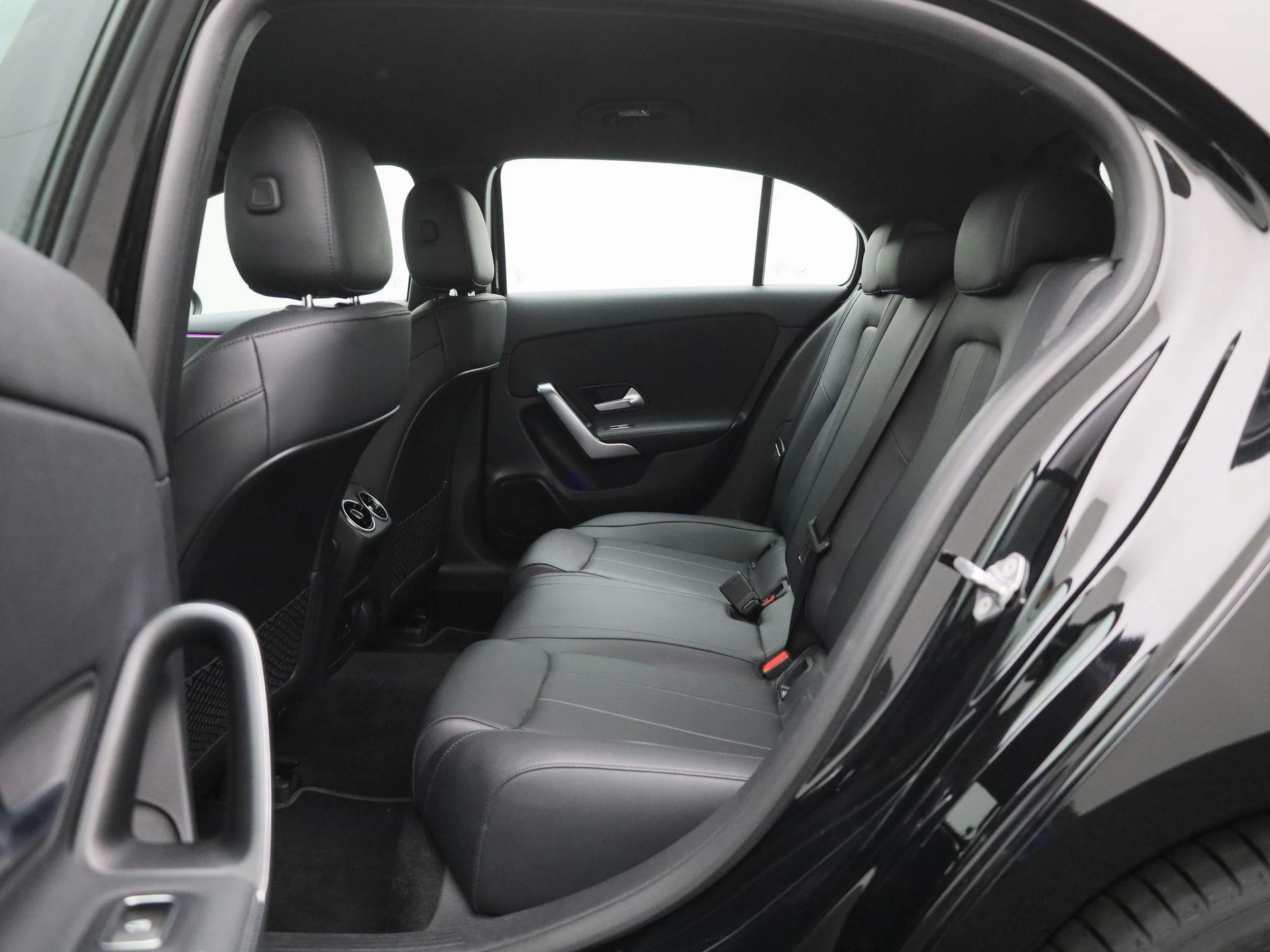 Mercedes-Benz-A-Klasse-image-12
