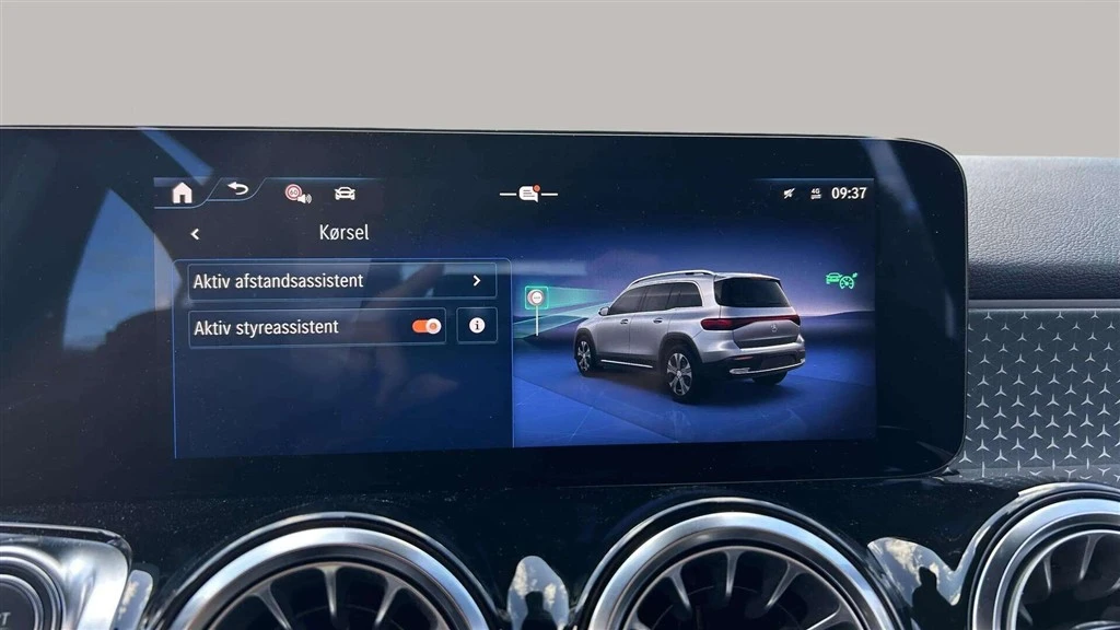 Mercedes-Benz-EQB-image-16