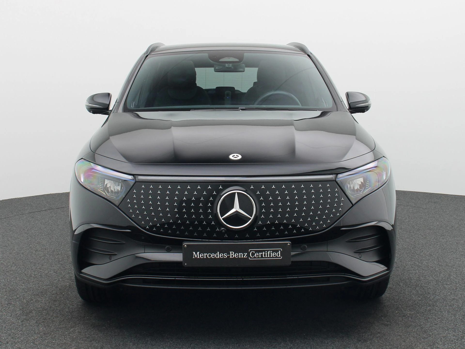 Mercedes-Benz-EQA-image-2