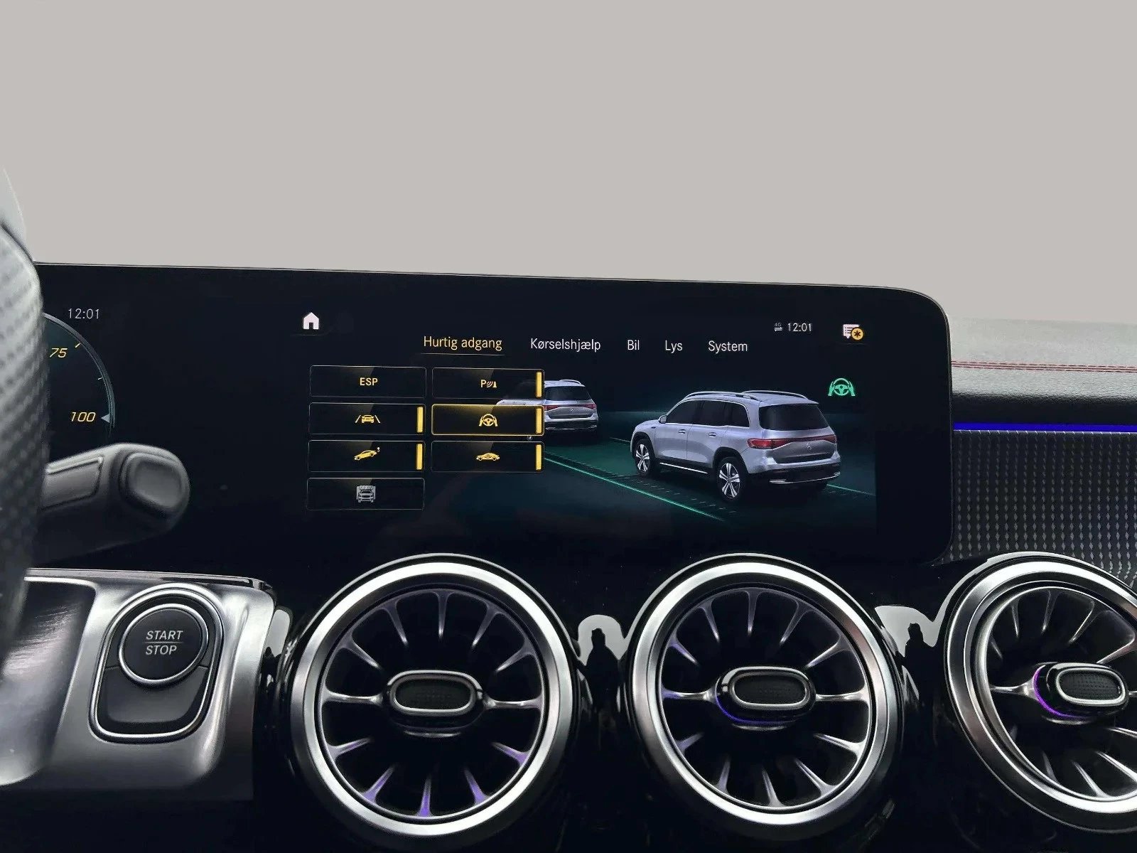 Mercedes-Benz-EQB-image-19