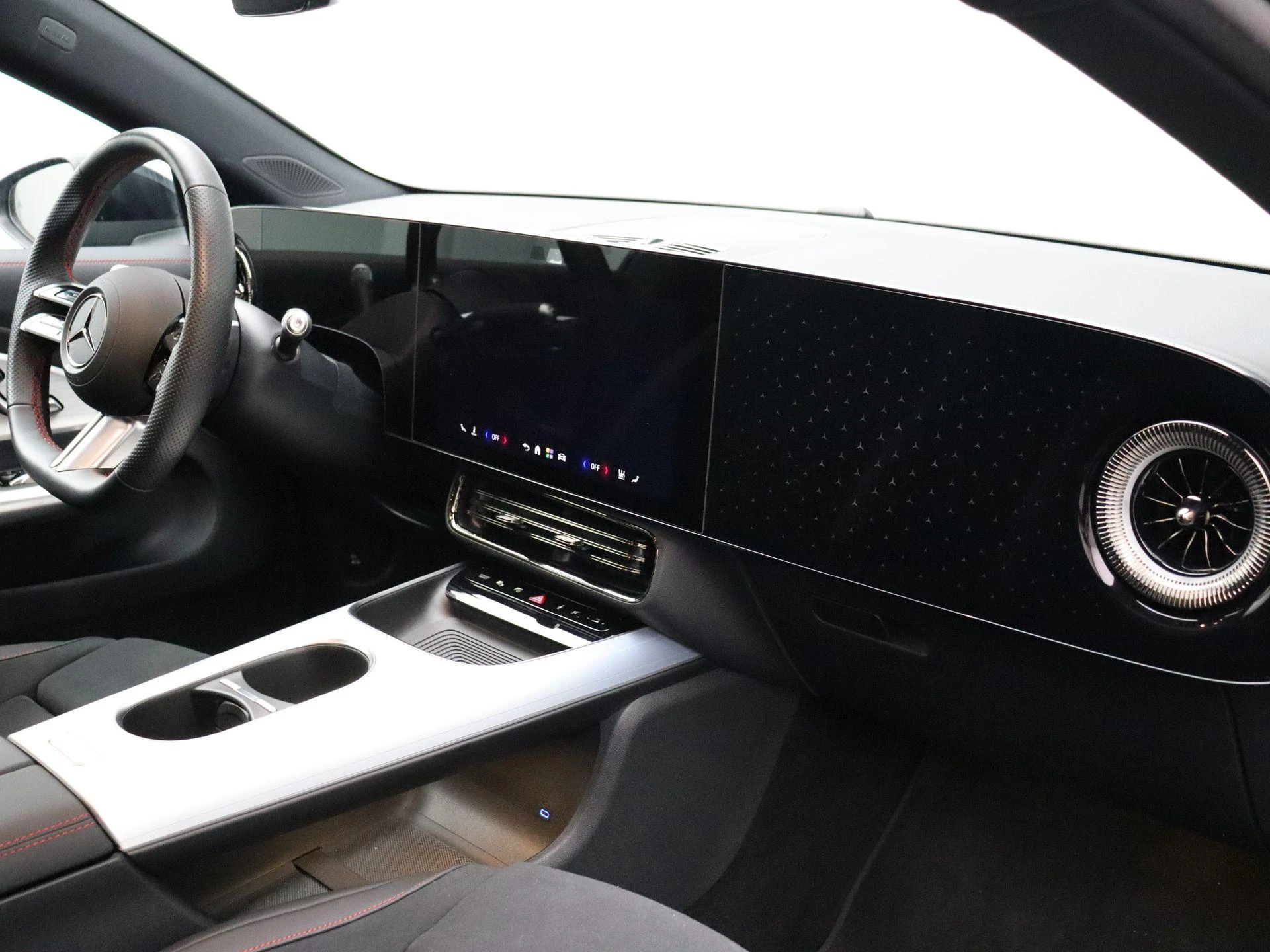 Mercedes-Benz-CLA-image-27