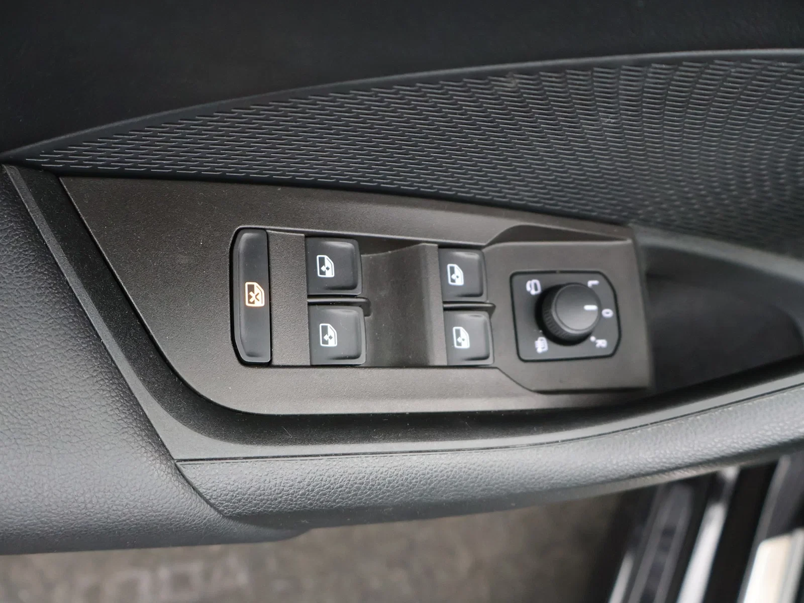 Škoda Octavia Combi Octavia 1.0TSI Ambition *TREKHAAK*CAMERA*PDC*CRUISE CONTROL*VIRTUAL COCKPIT*NAVI*SFEERVERLICHTING*AP
