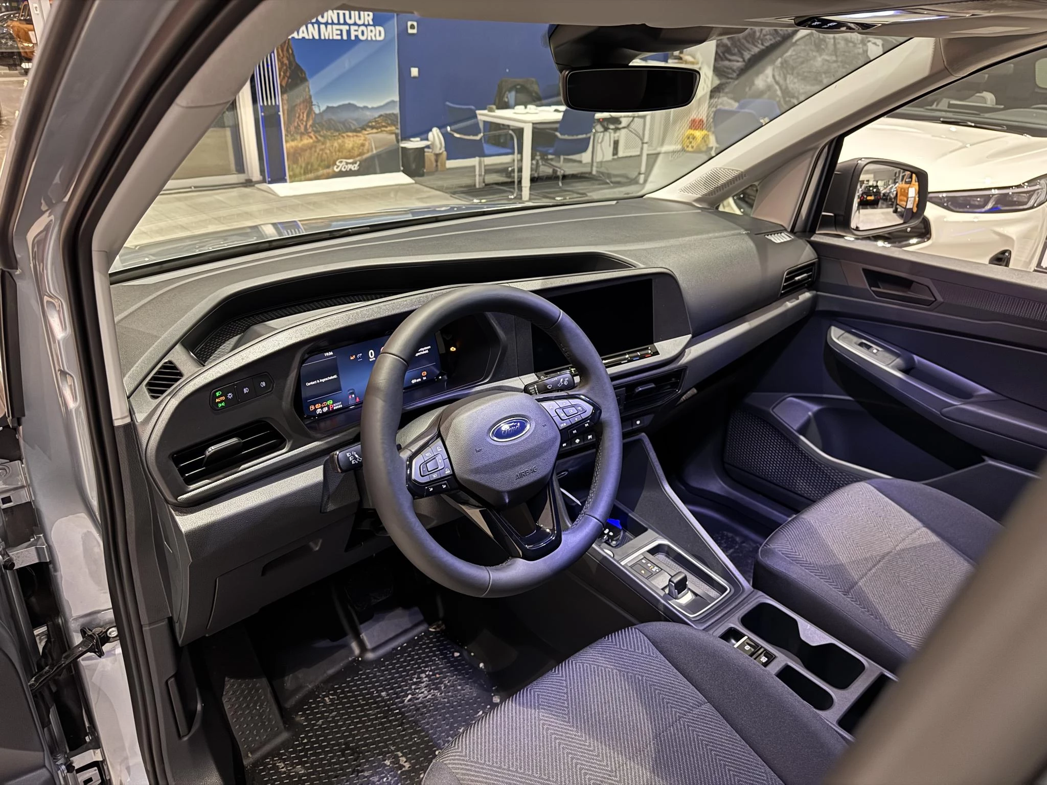 Ford-Transit Connect-image-13