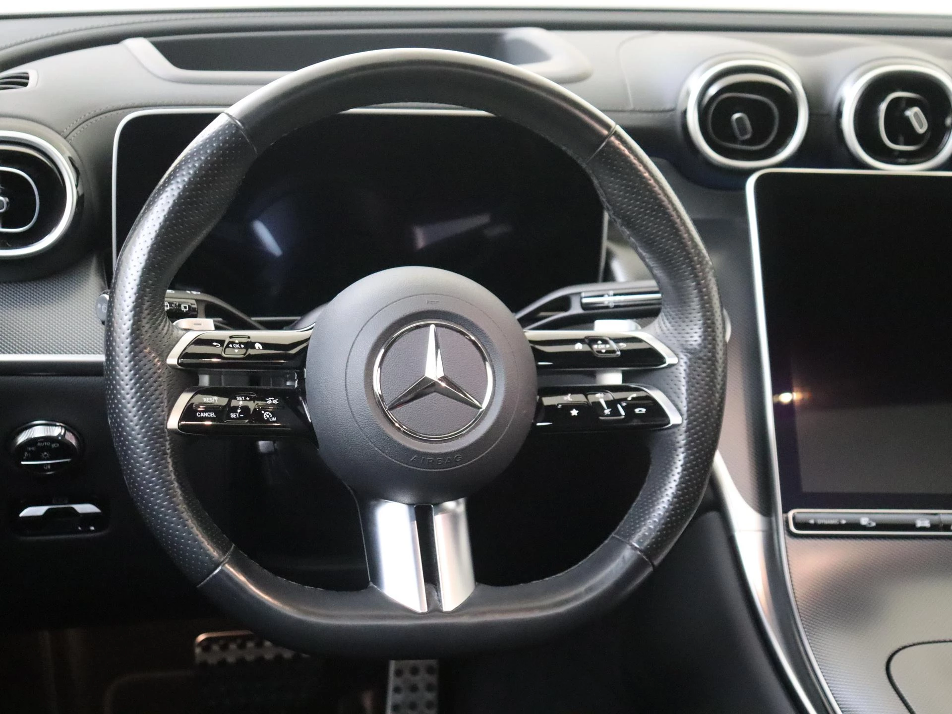 Mercedes-Benz-GLC-image-9