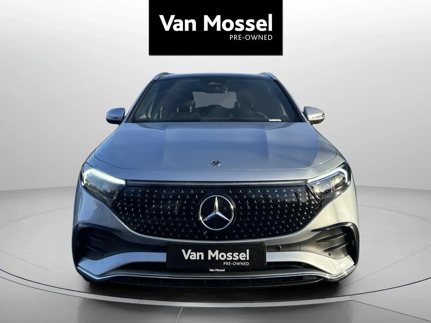 Mercedes-Benz-EQA-image-1