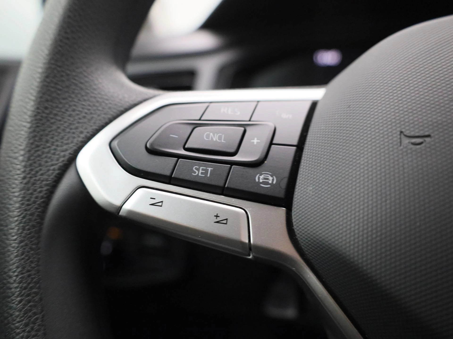 Volkswagen-Polo-image-16
