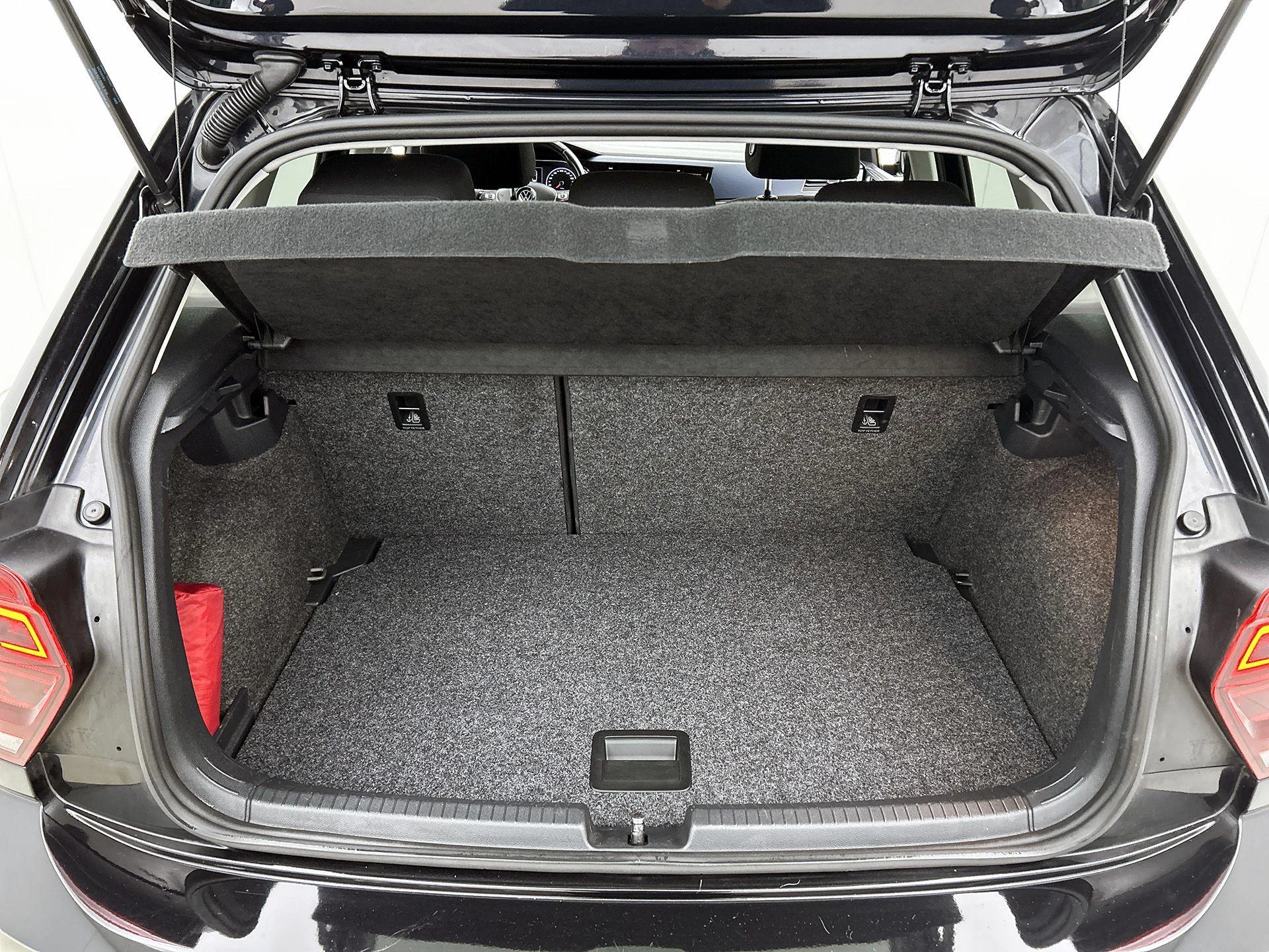 Volkswagen-Polo-image-17