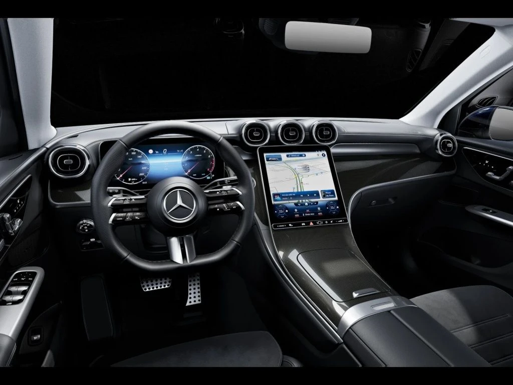 Mercedes-Benz-GLC 300-image-9