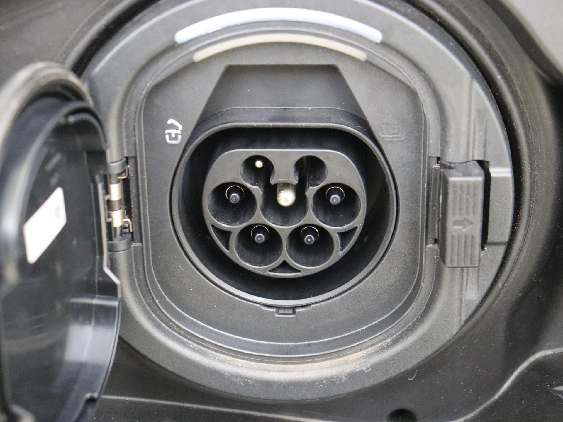 Mercedes-Benz-E-Klasse-image-29