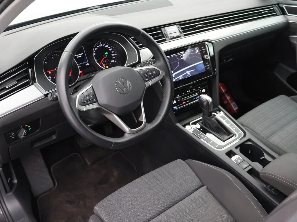 Volkswagen-Passat-image-18