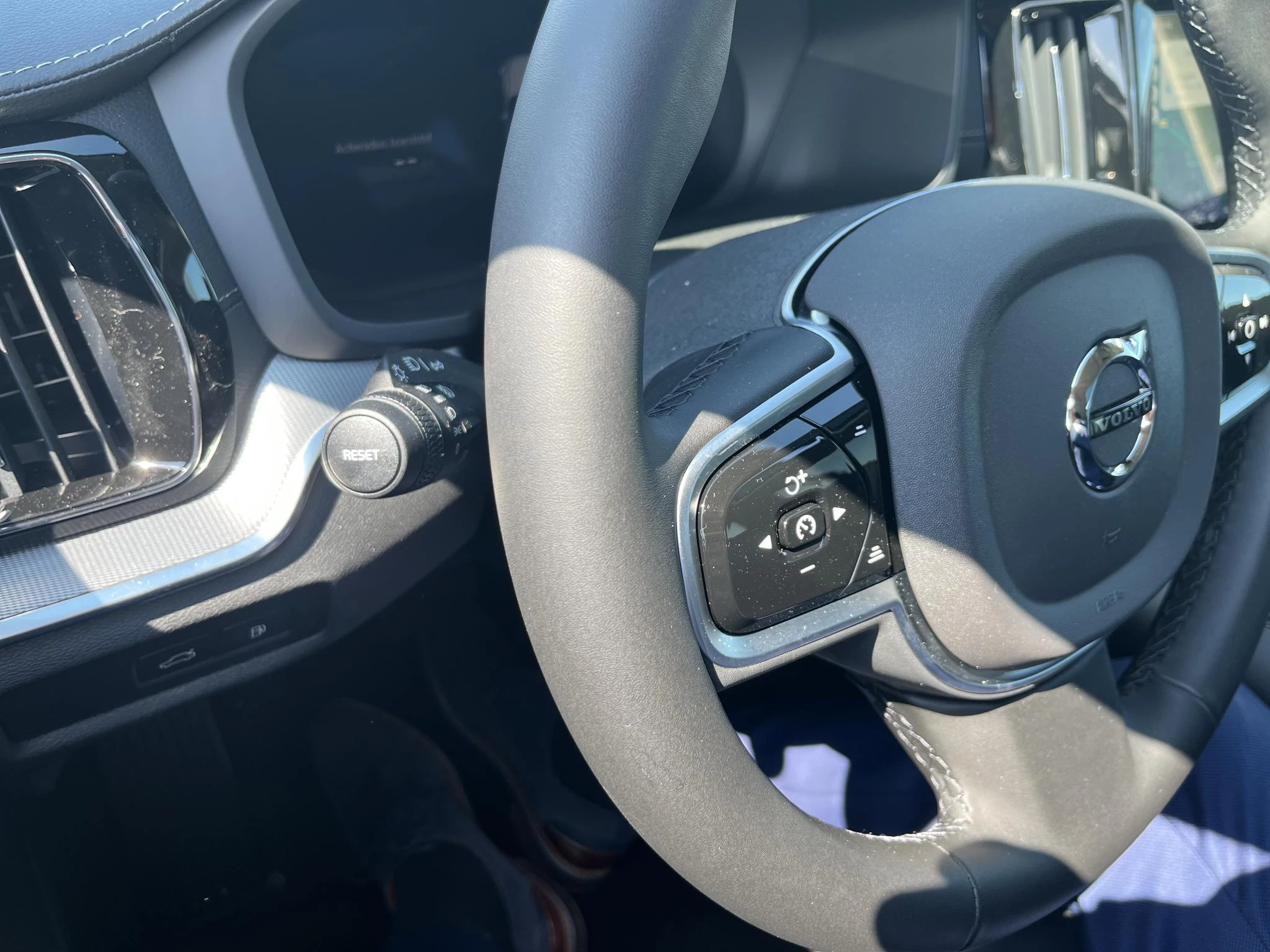 Volvo V60 T6 Plug-in hybrid AWD Ultra Dark