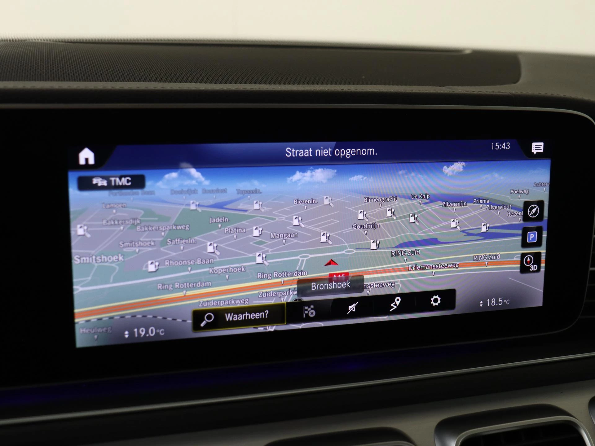 Mercedes-Benz-GLE-image-17