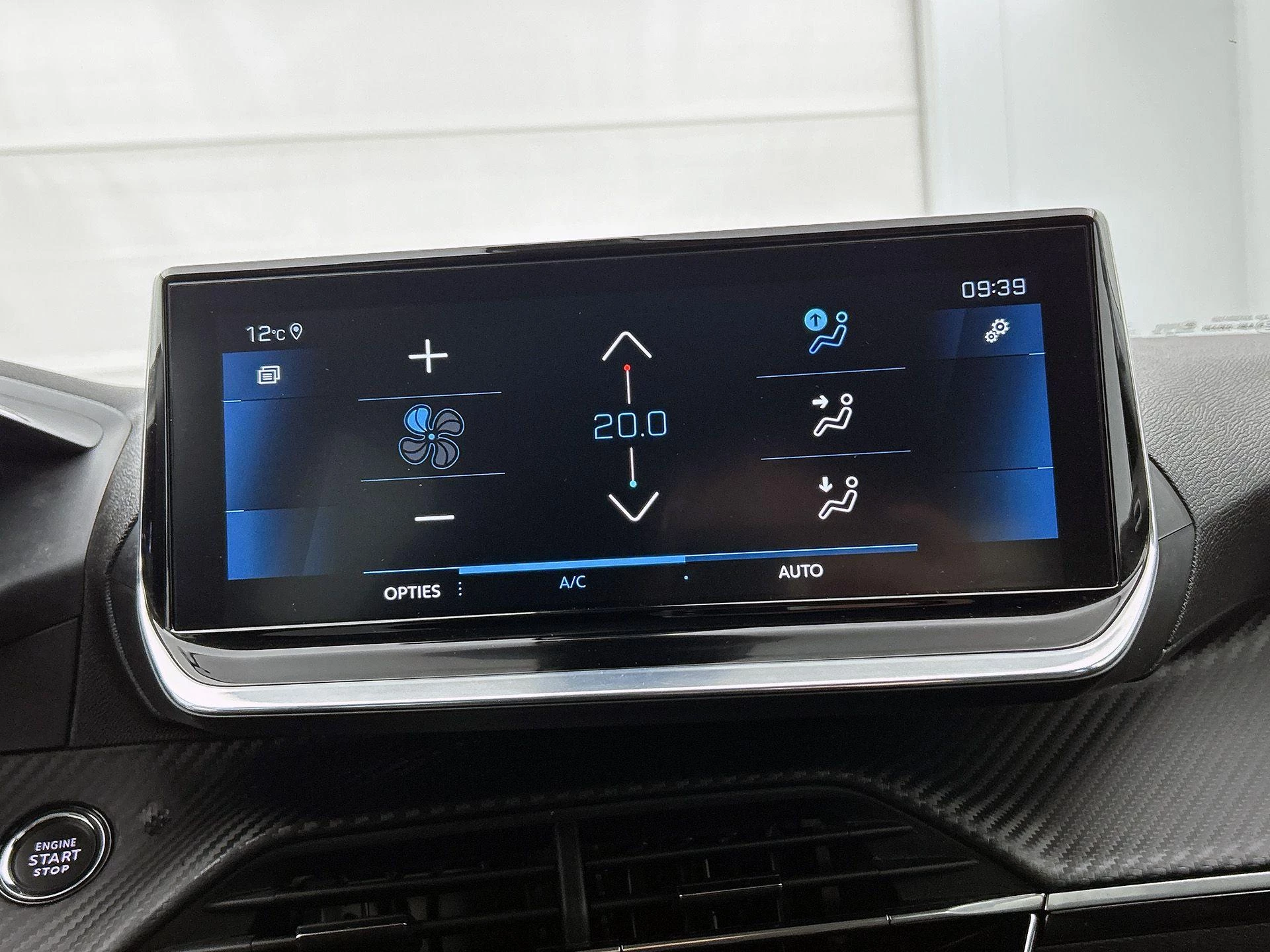Peugeot 2008 1.2 PureTech Blue Lease Allure