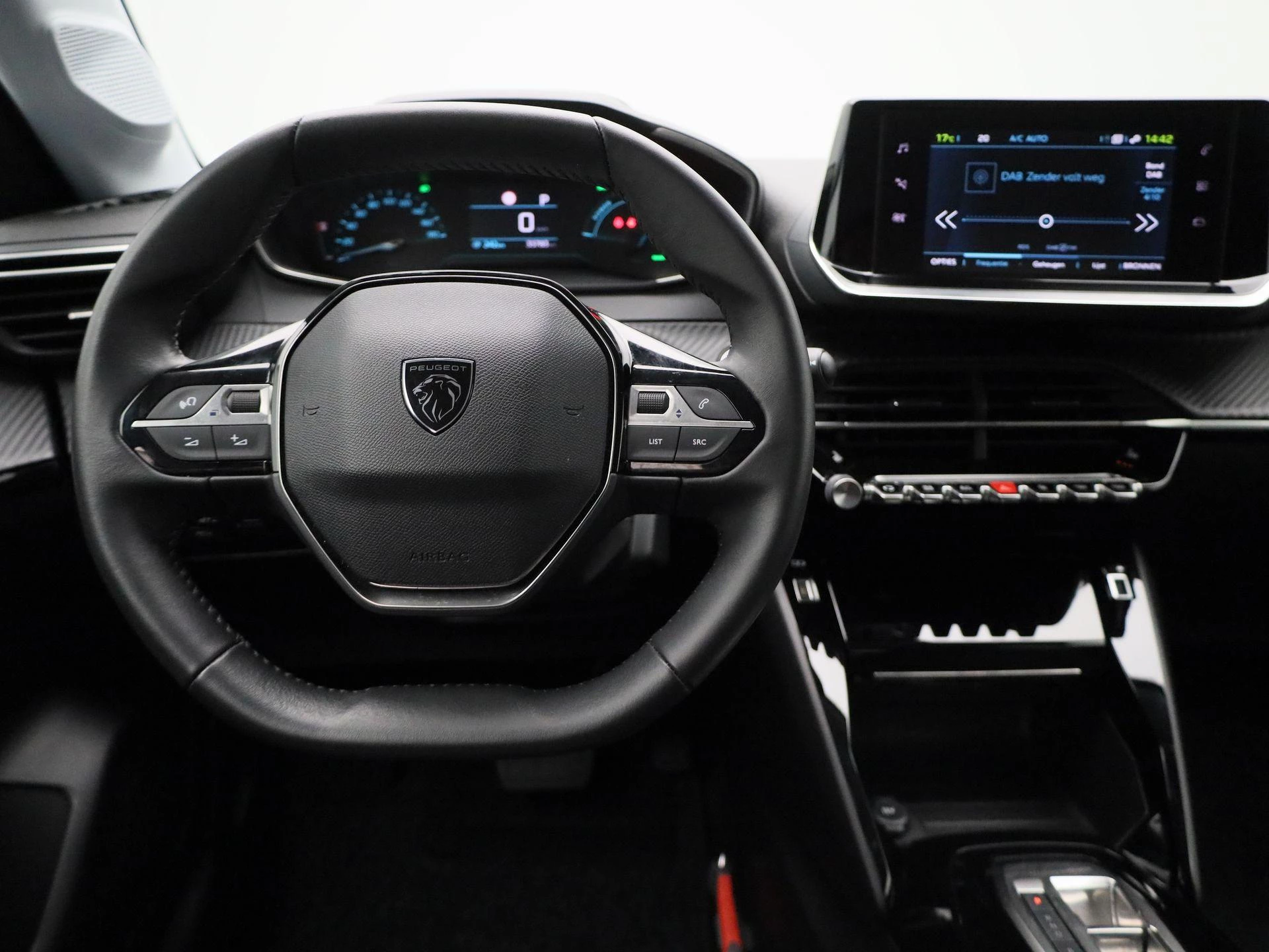 Peugeot-e-208-image-6