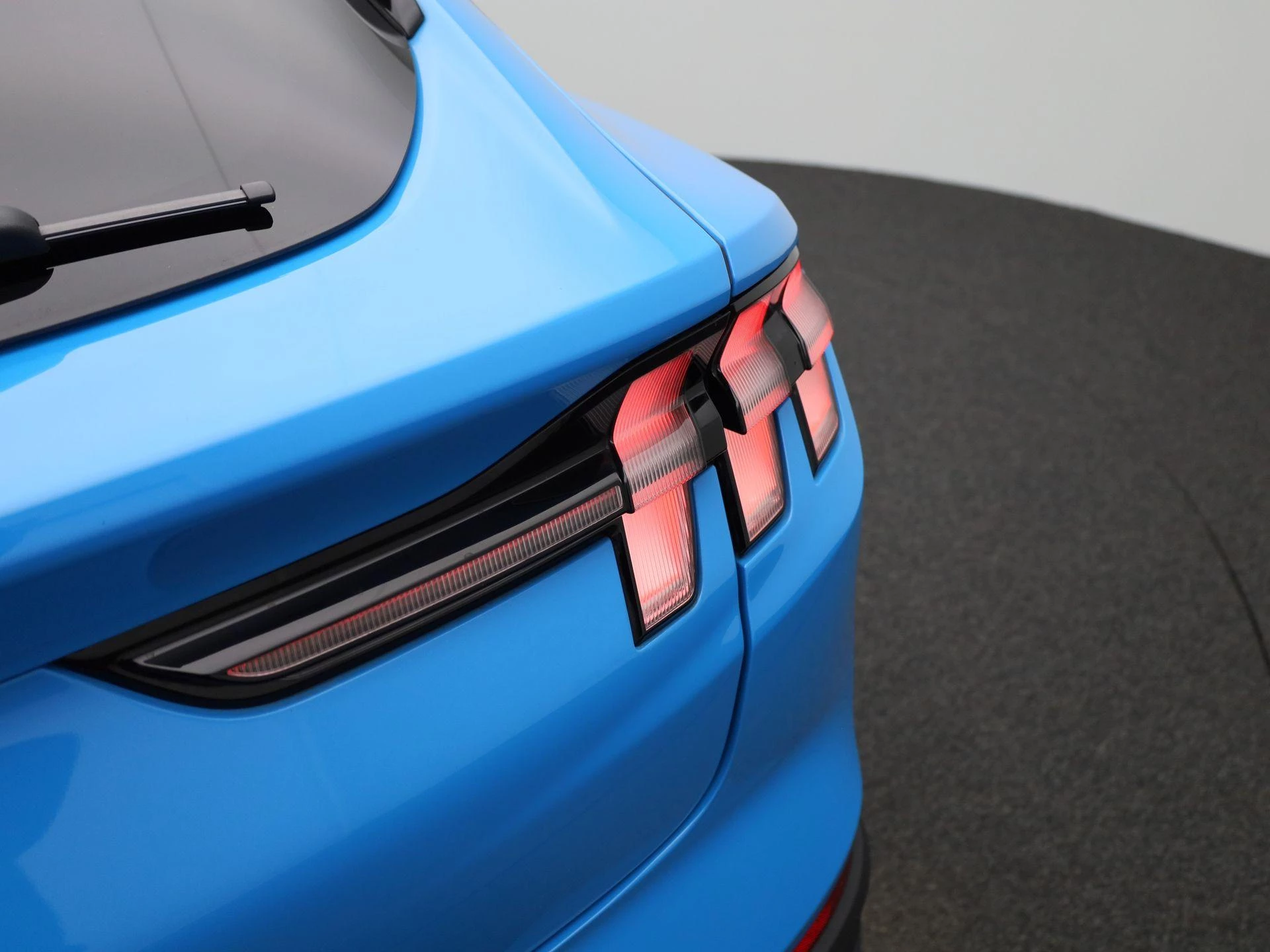 Ford-Mustang Mach-E-image-31