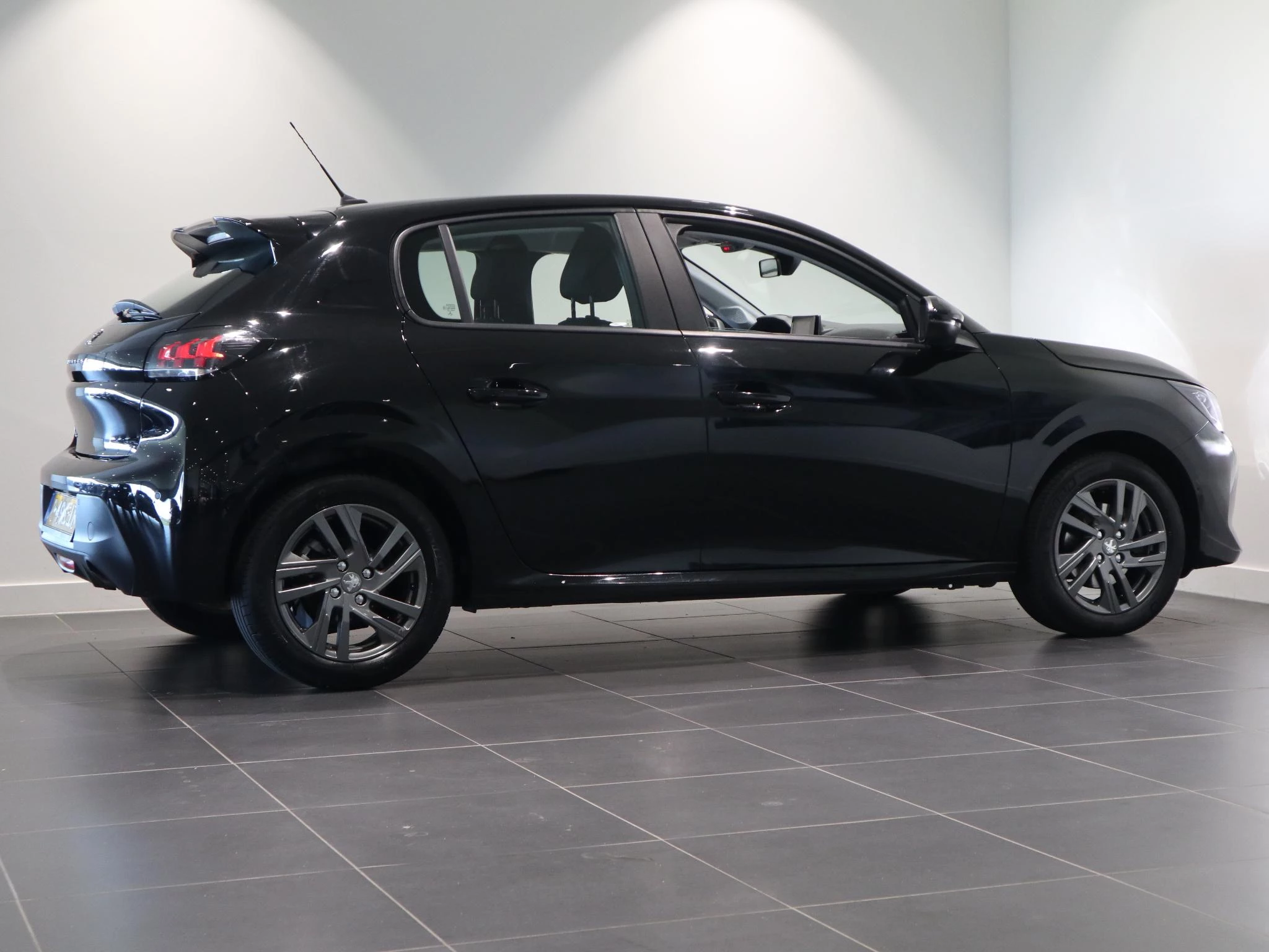Peugeot-208-image-6