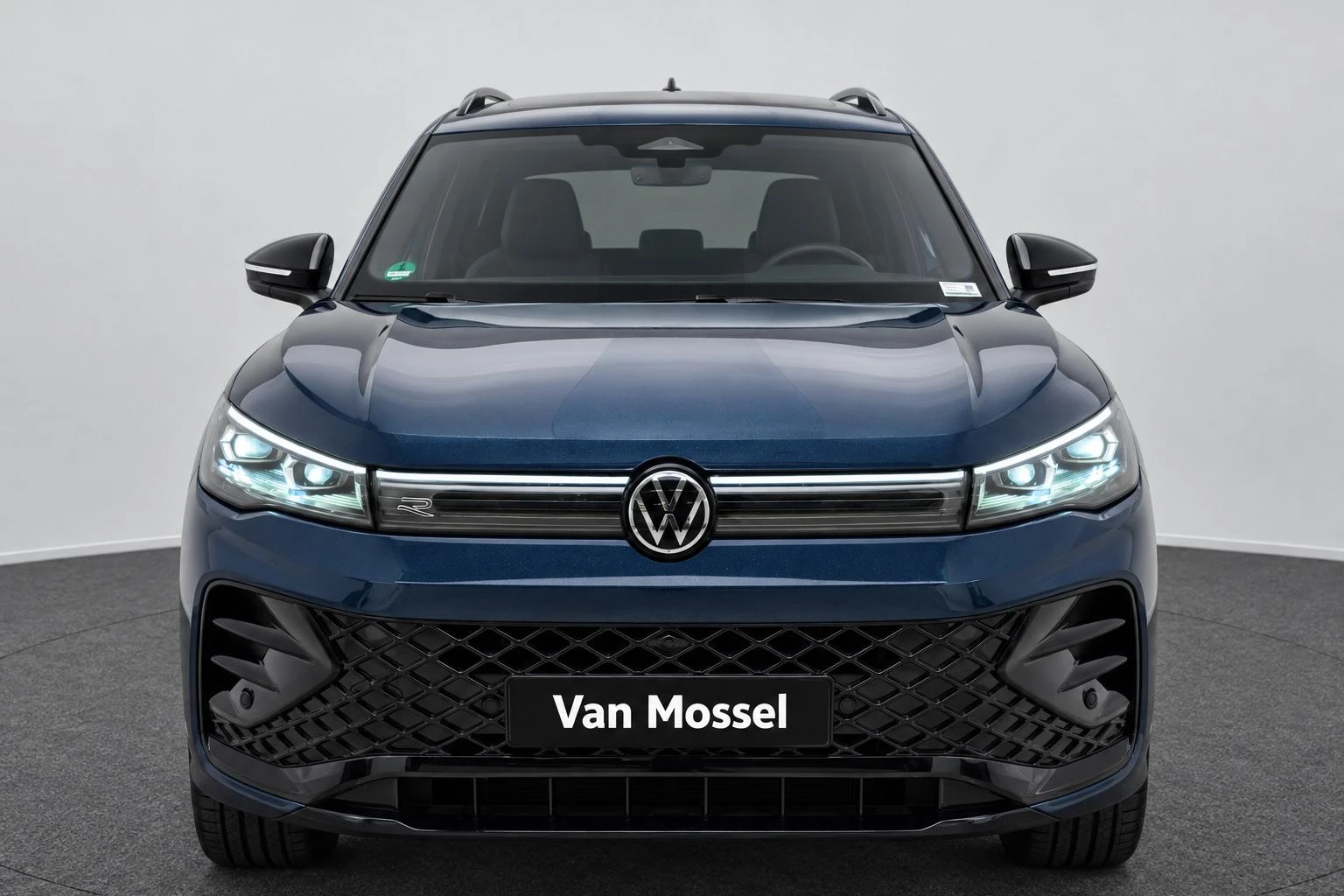 Volkswagen-Tiguan-image-2