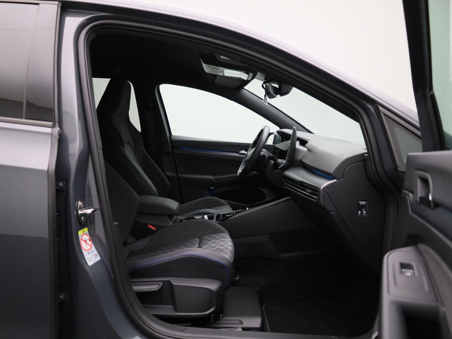 Volkswagen Golf 1.5 eTSI R-Line Edition