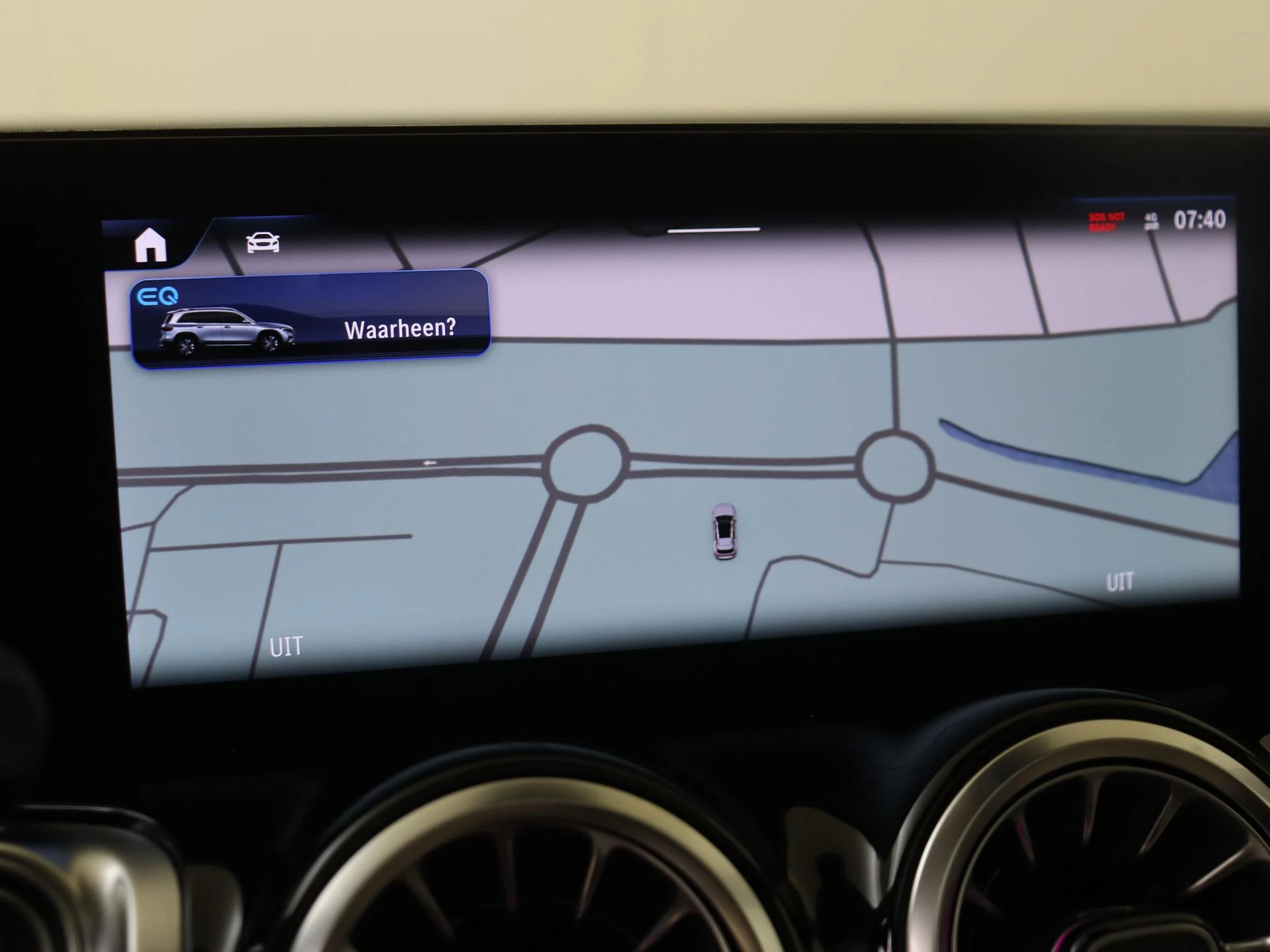 Mercedes-Benz-EQB-image-17