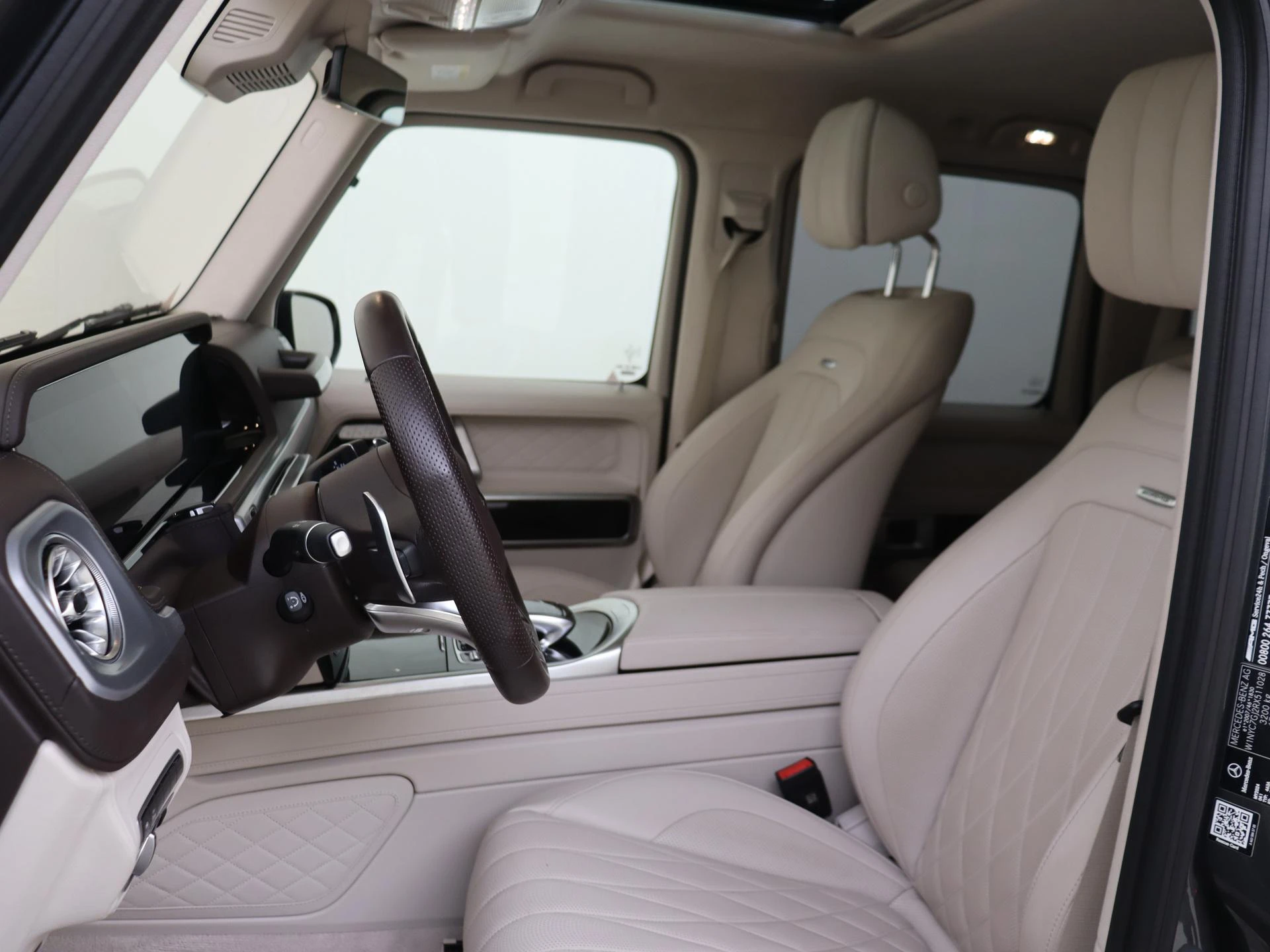 Mercedes-Benz-G-Klasse-image-2