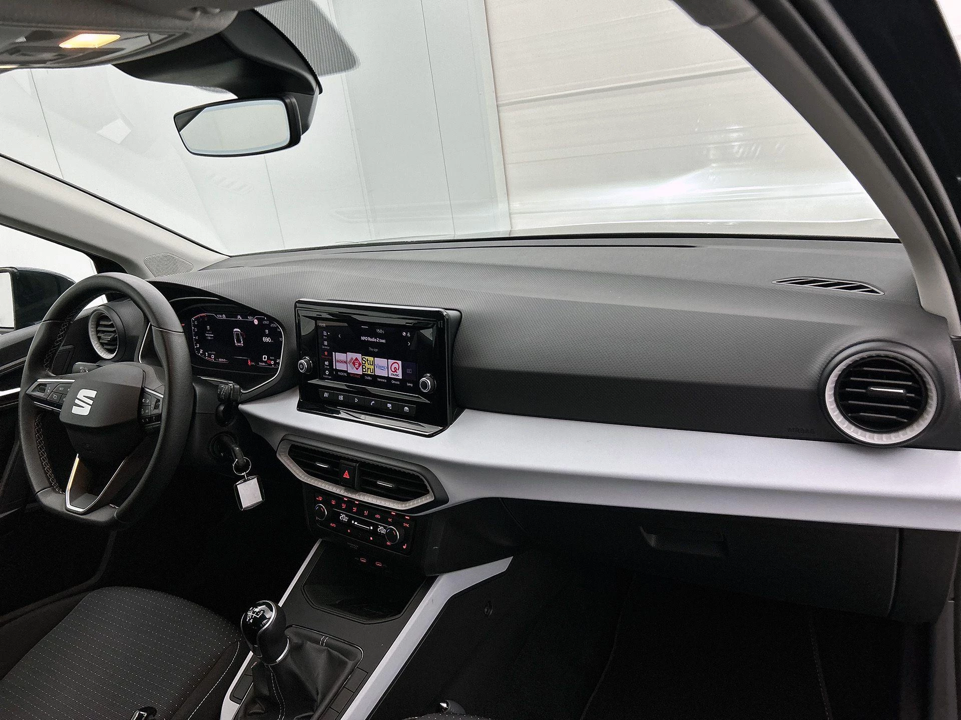 SEAT-Arona-image-16