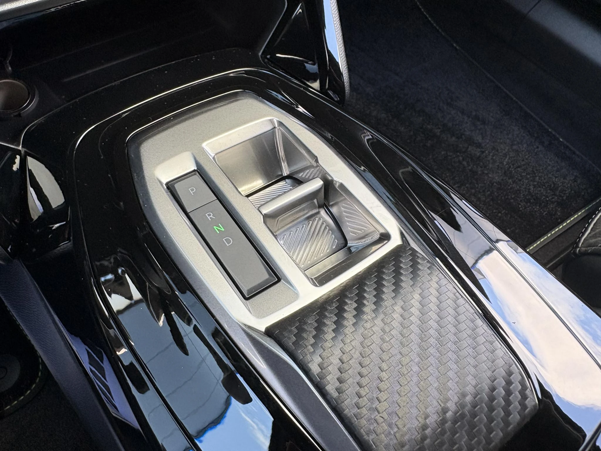 Peugeot-2008-image-9