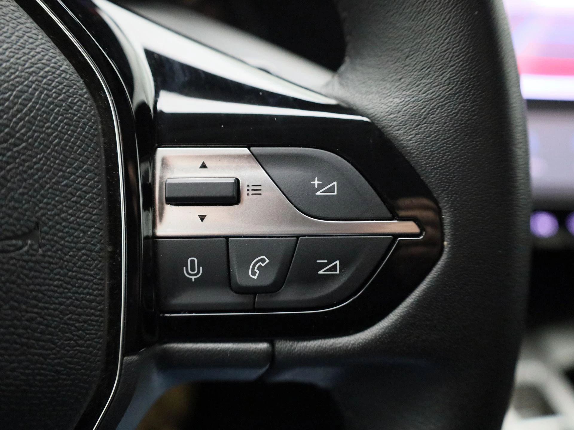 Peugeot-308-image-18