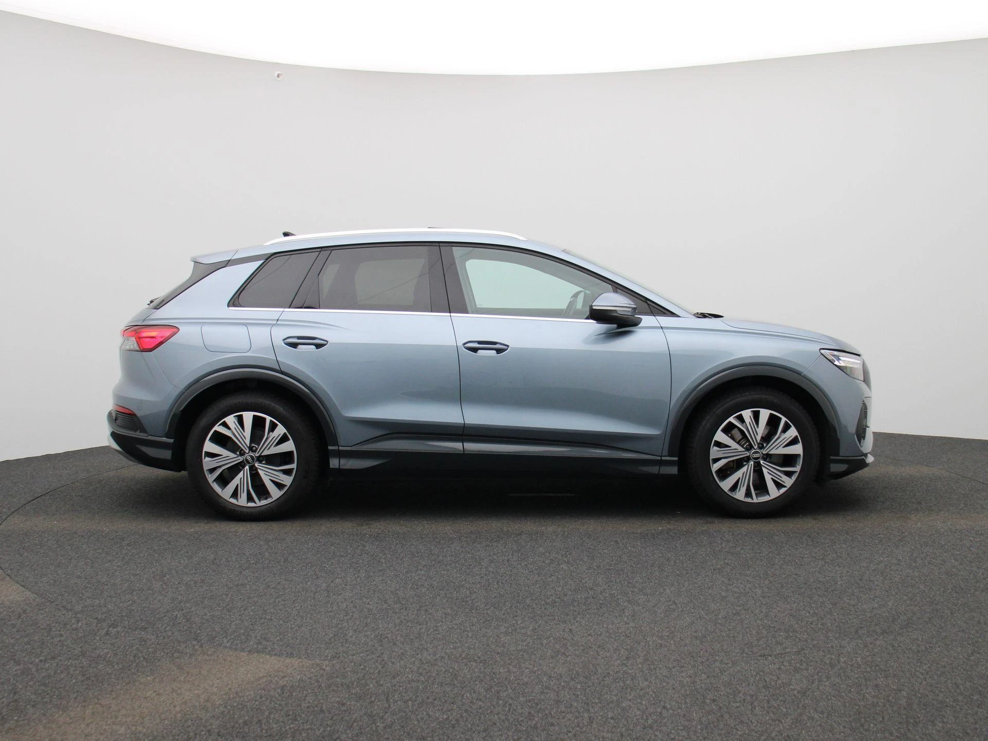 Audi-Q4 e-tron-image-6