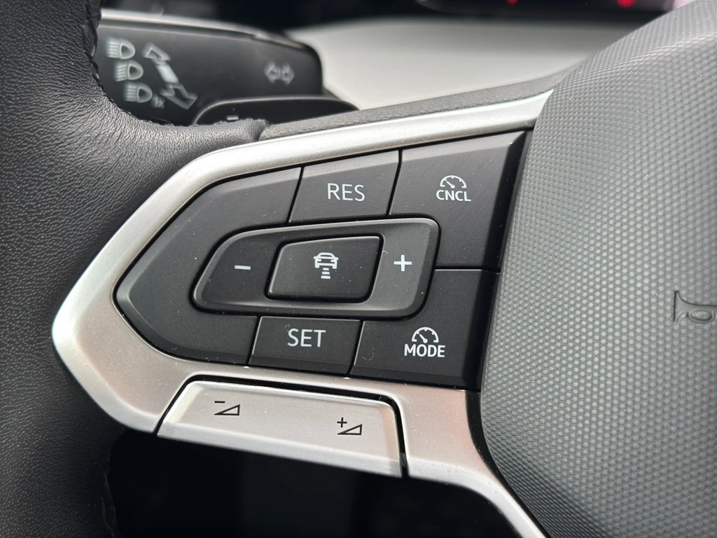 Volkswagen-Golf-image-11