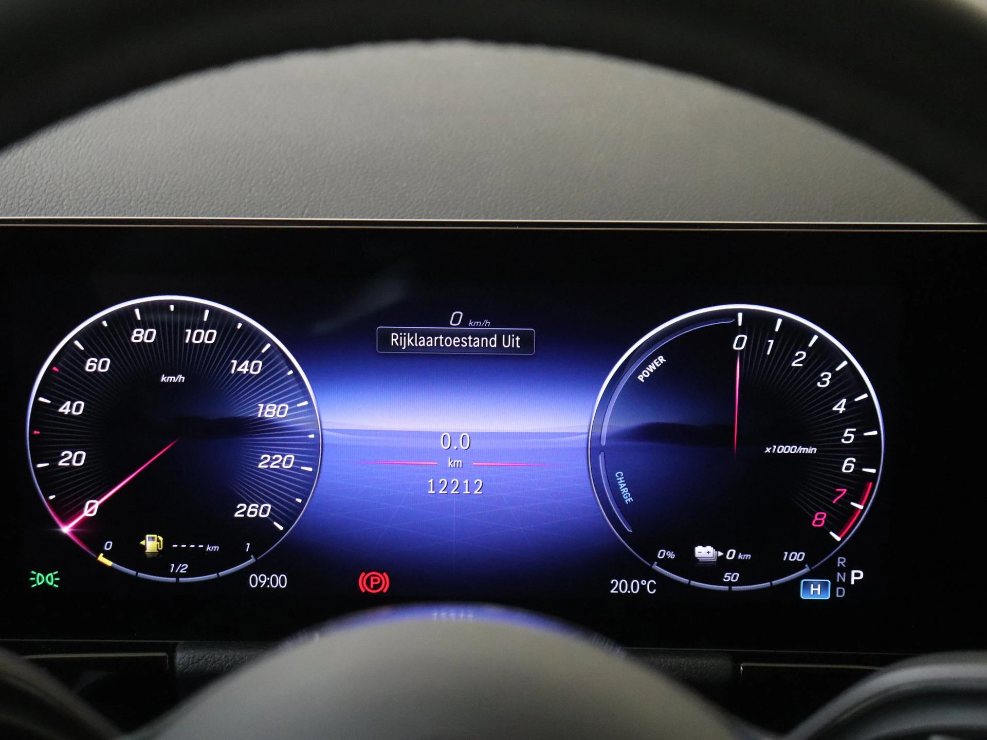Mercedes-Benz-GLA-image-10