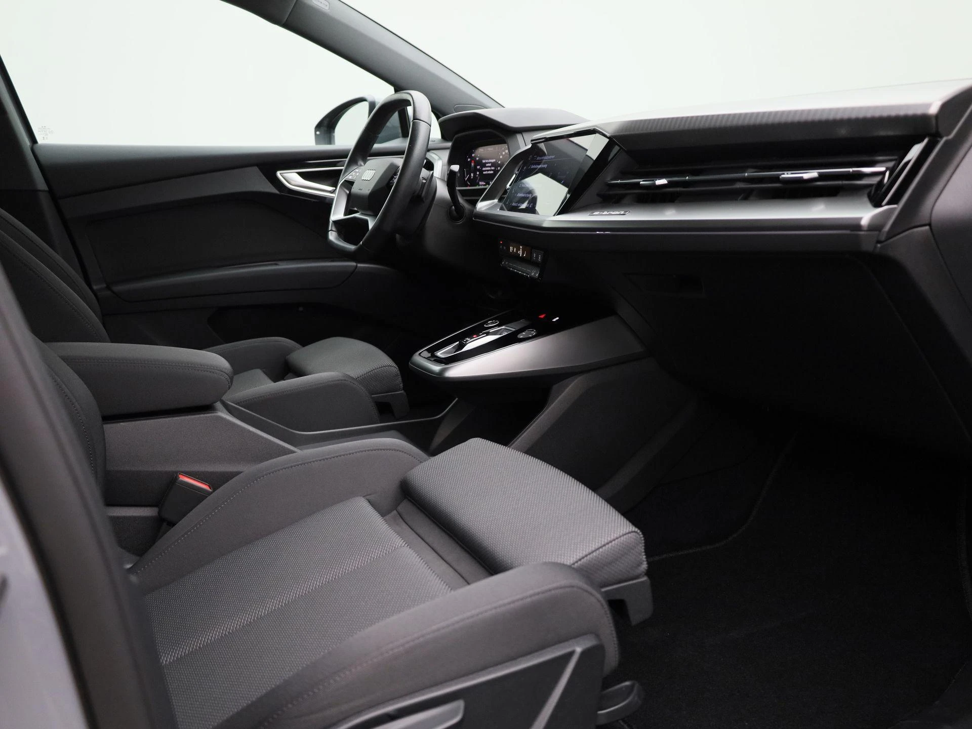 Audi-Q4 e-tron-image-44