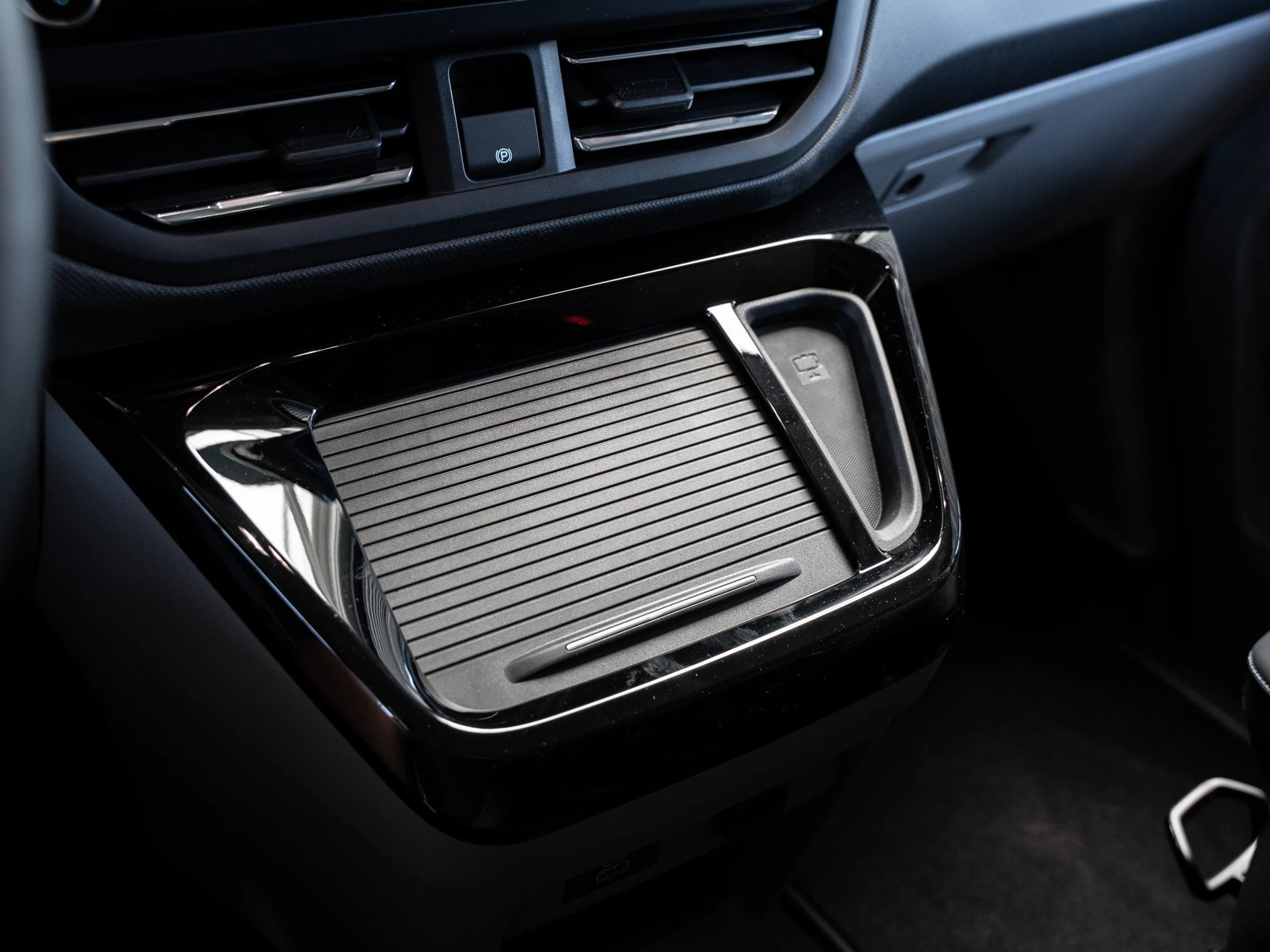Ford Tourneo Custom Active 320 L2 2.0 l EcoBlue Automatik