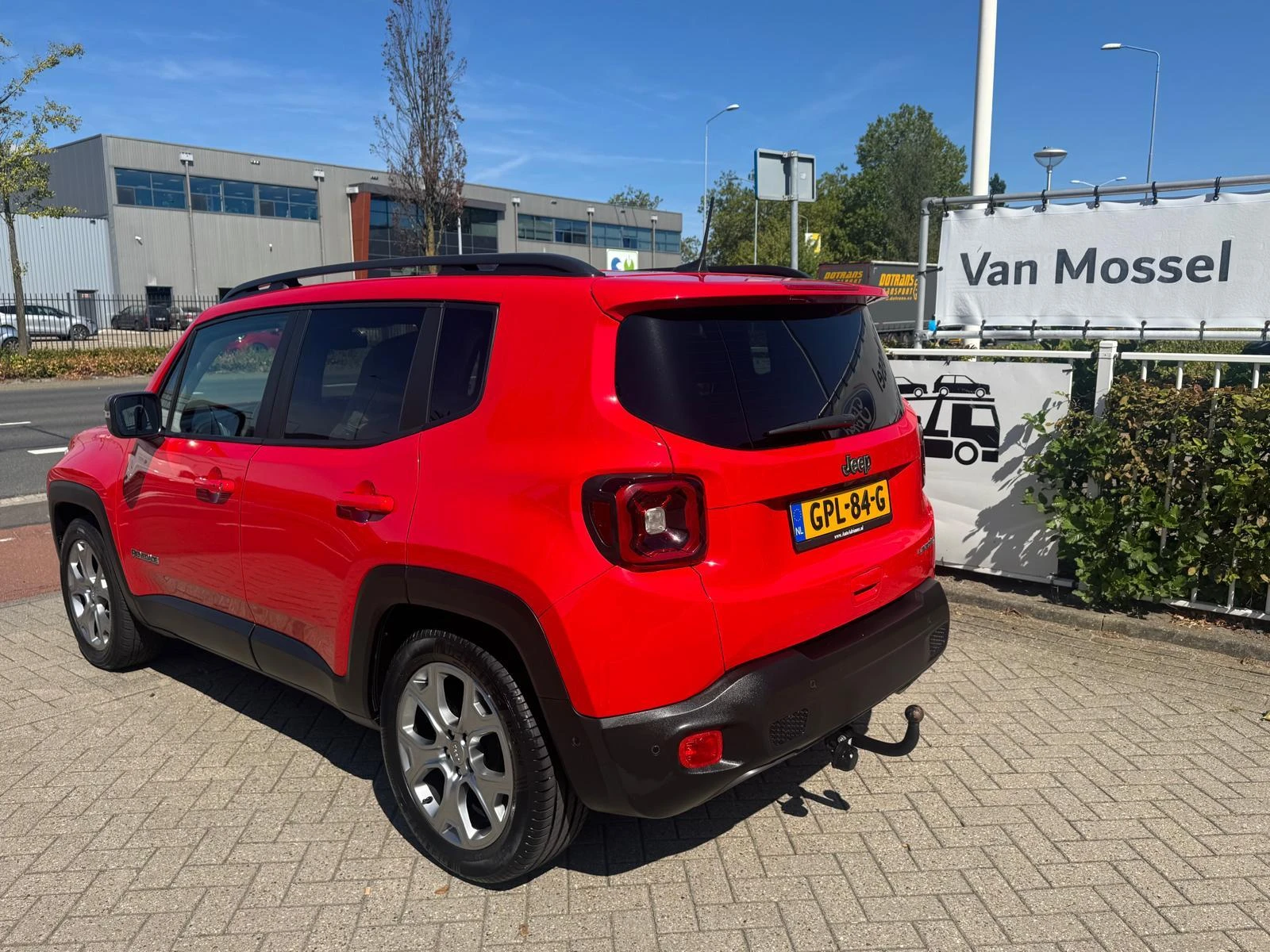 Jeep-Renegade-image-2