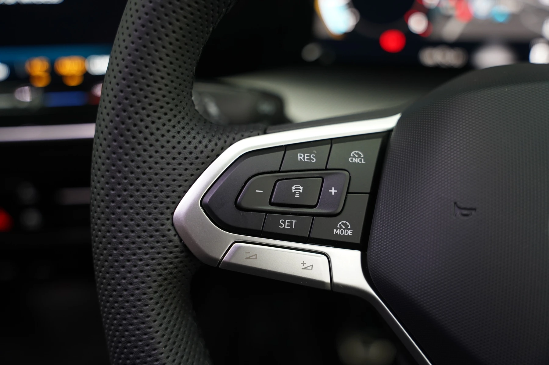 Volkswagen-Golf-image-16