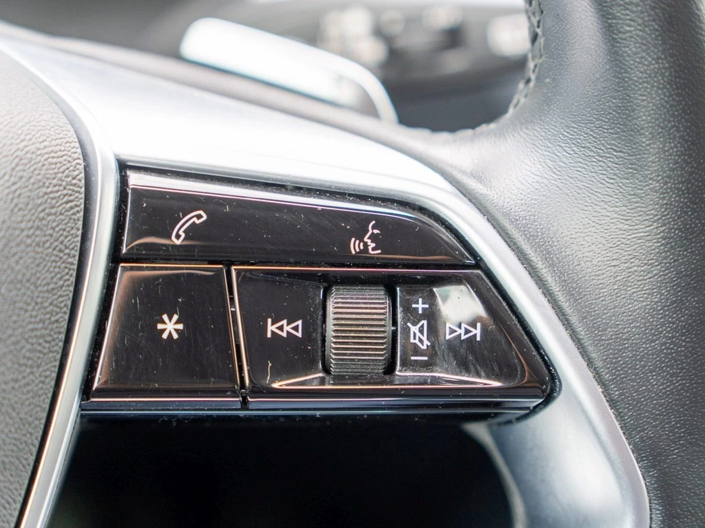 Audi A6 Avant 50 TFSIe S line Matrix ACC Kamera PDC+