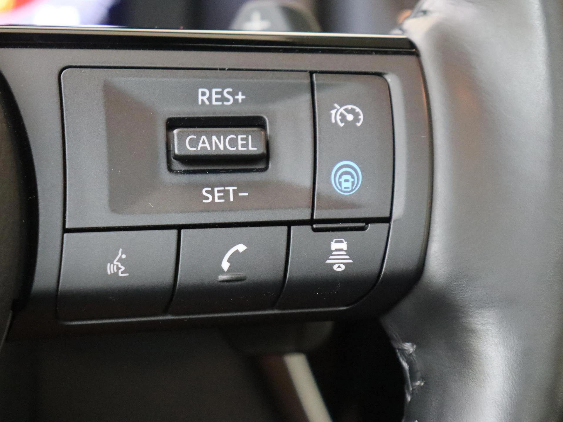 Nissan-QASHQAI-image-12