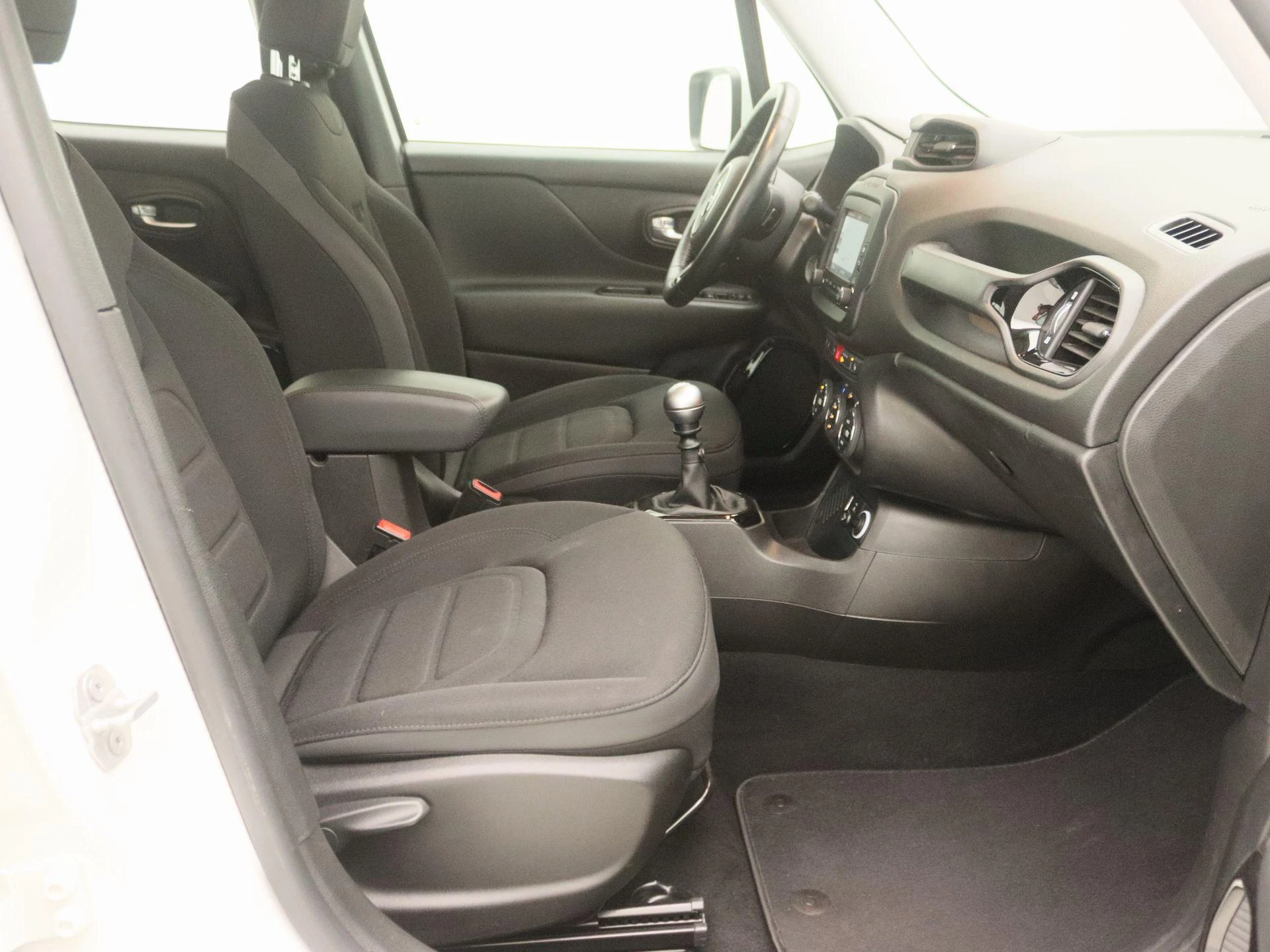 Jeep-Renegade-image-20
