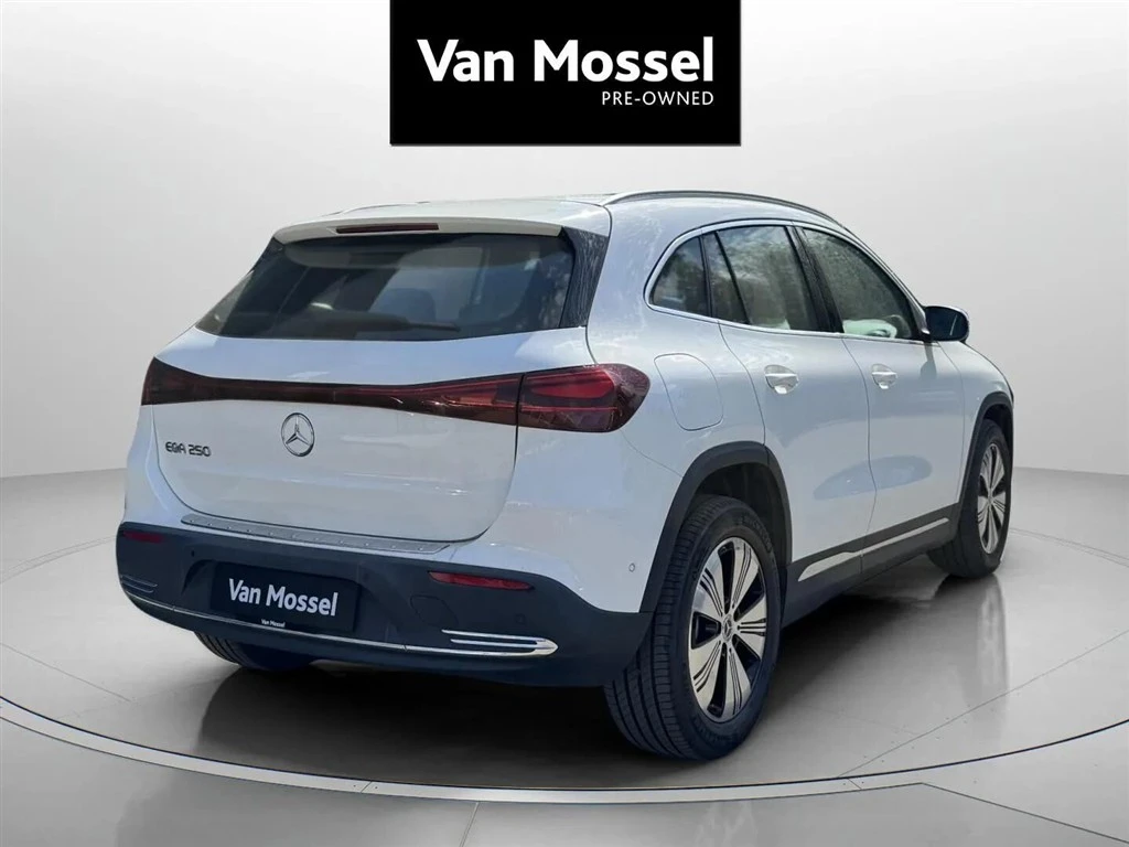 Mercedes-Benz-EQA-image-4