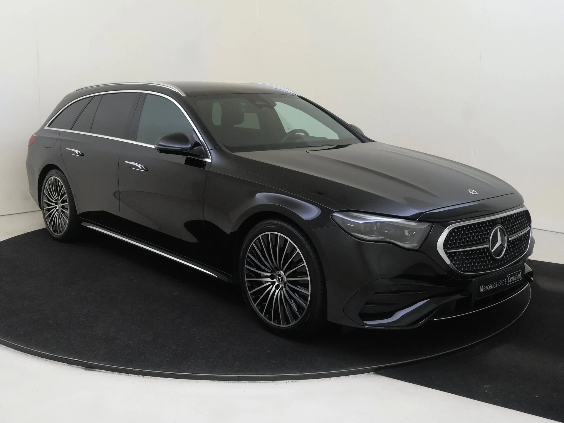 Mercedes-Benz-E-Klasse-image-1