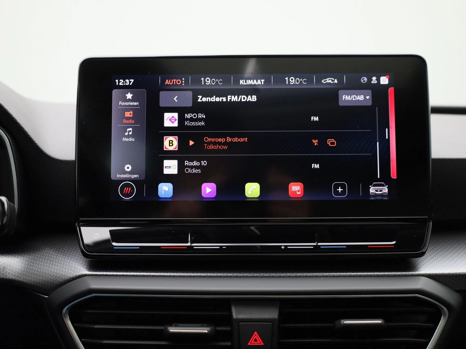 SEAT-Leon-image-18