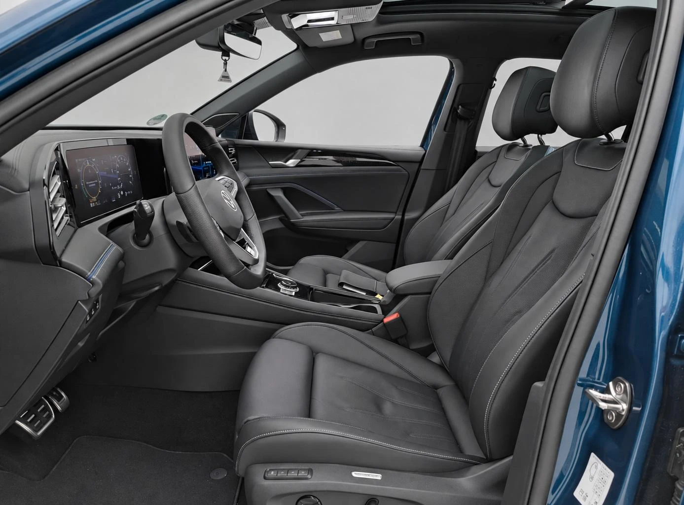 Volkswagen-Tiguan-image-12