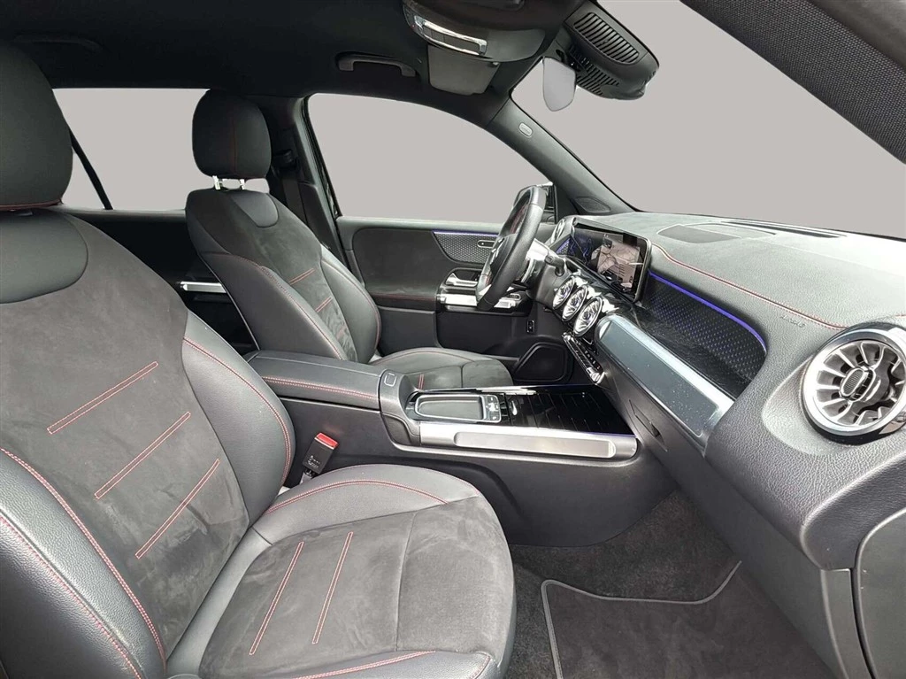 Mercedes-Benz-EQB-image-13